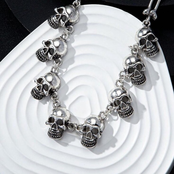 Skull Connected Choker Necklace - Picture 7 of 7